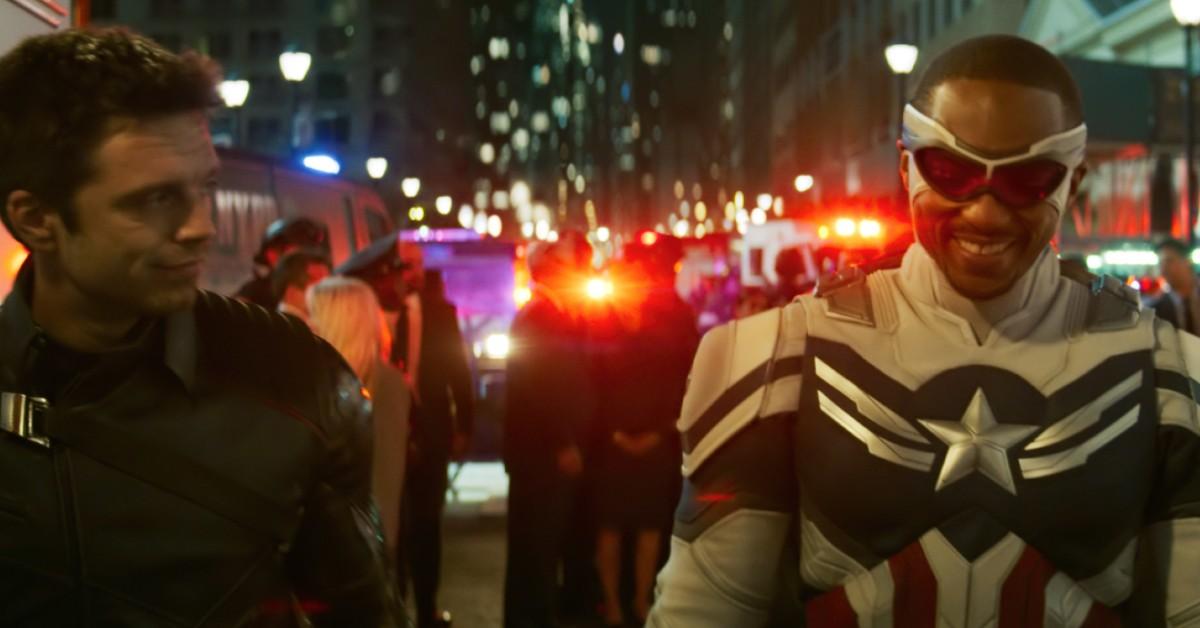 (LR) Bucky Barnes (Sebastian Stan) og Captain America (Anthony Mackie) 