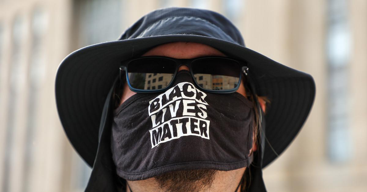 Manifestante di Black Lives Matter