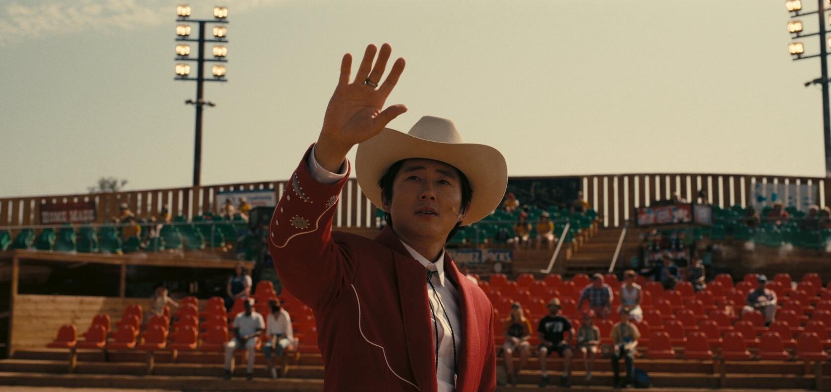 Steven Yeun como Ricky "Jupe" Estacione em 'Não'.
