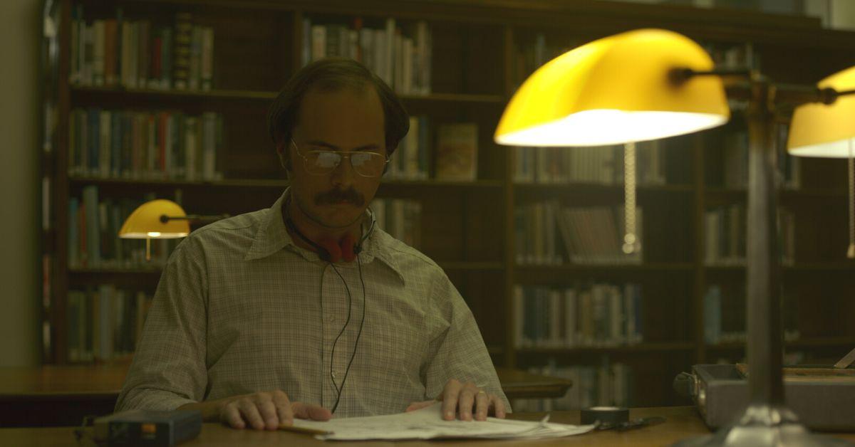 格雷格·亨利在 Netflix 剧集《心灵猎人》中饰演丹尼斯·拉德