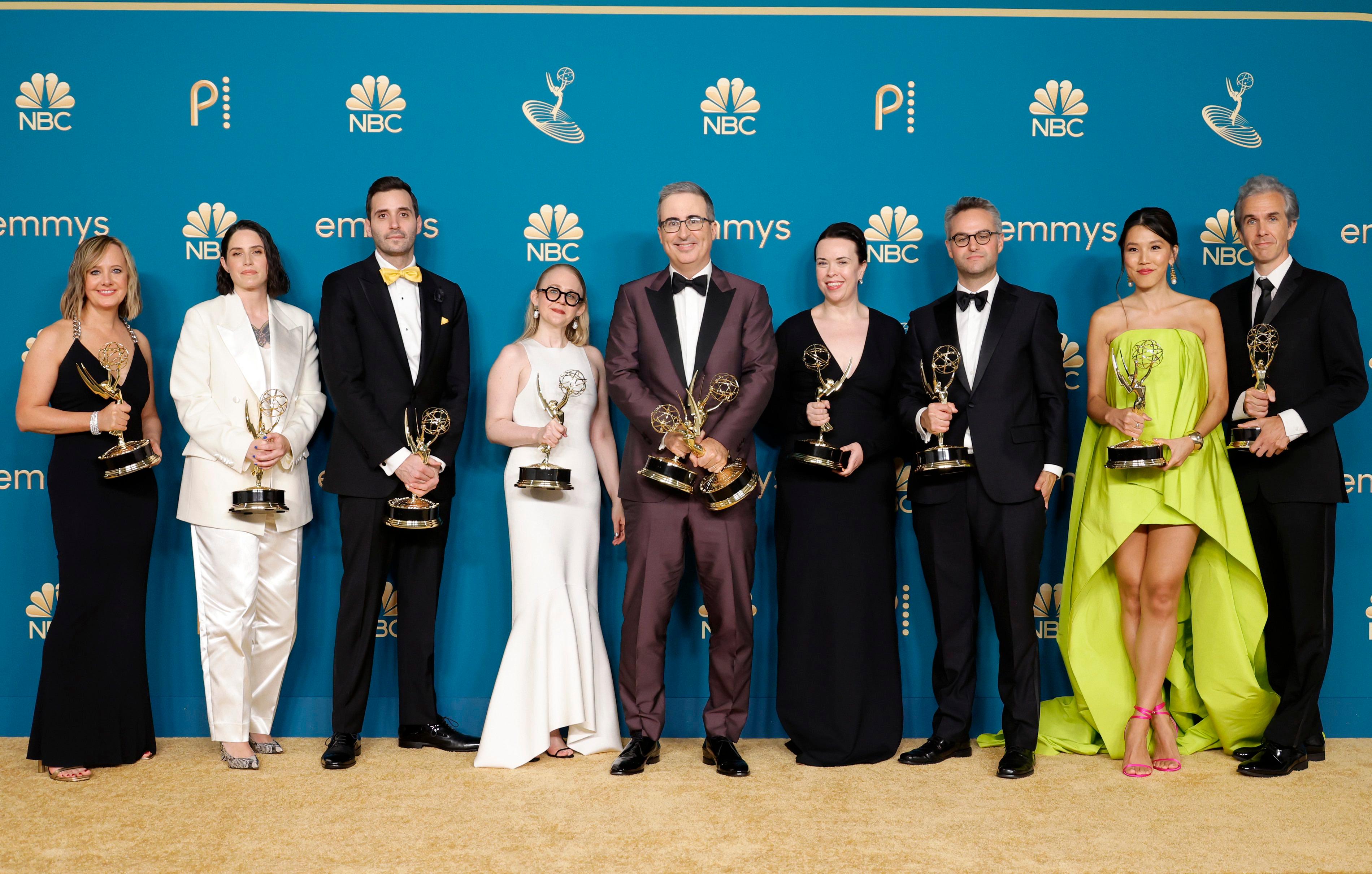 John Oliver og hans team ved den 74. Primetime Emmy Awards.