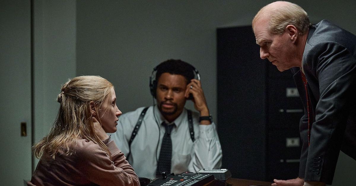 『グッド・ナース』で警察に話しかけるエイミー・ローレン役のジェシカ・チャステイン