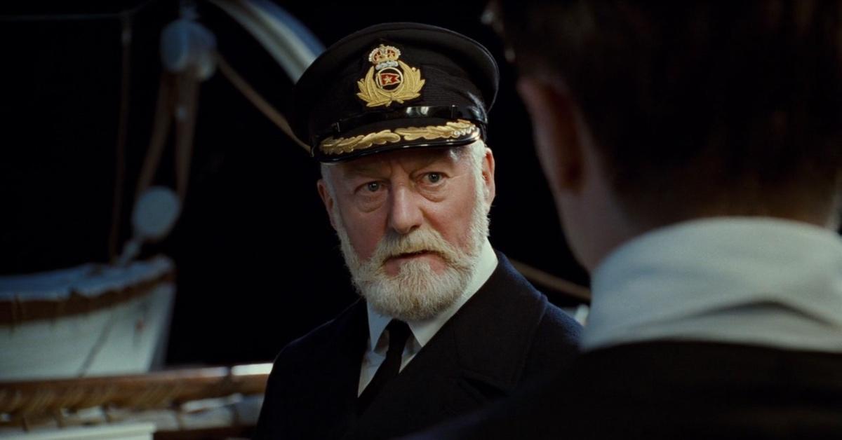 Bernard Hill nel ruolo del Capitano Edward John Smith in 