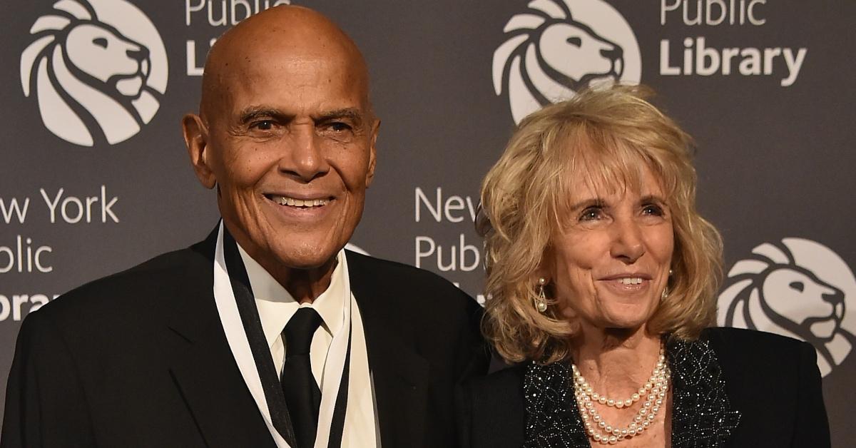 哈里·贝拉方特 (Harry Belafonte) 和帕梅拉·弗兰克 (Pamela Frank) 出席在纽约公共图书馆举行的 2016 年图书馆狮子会。