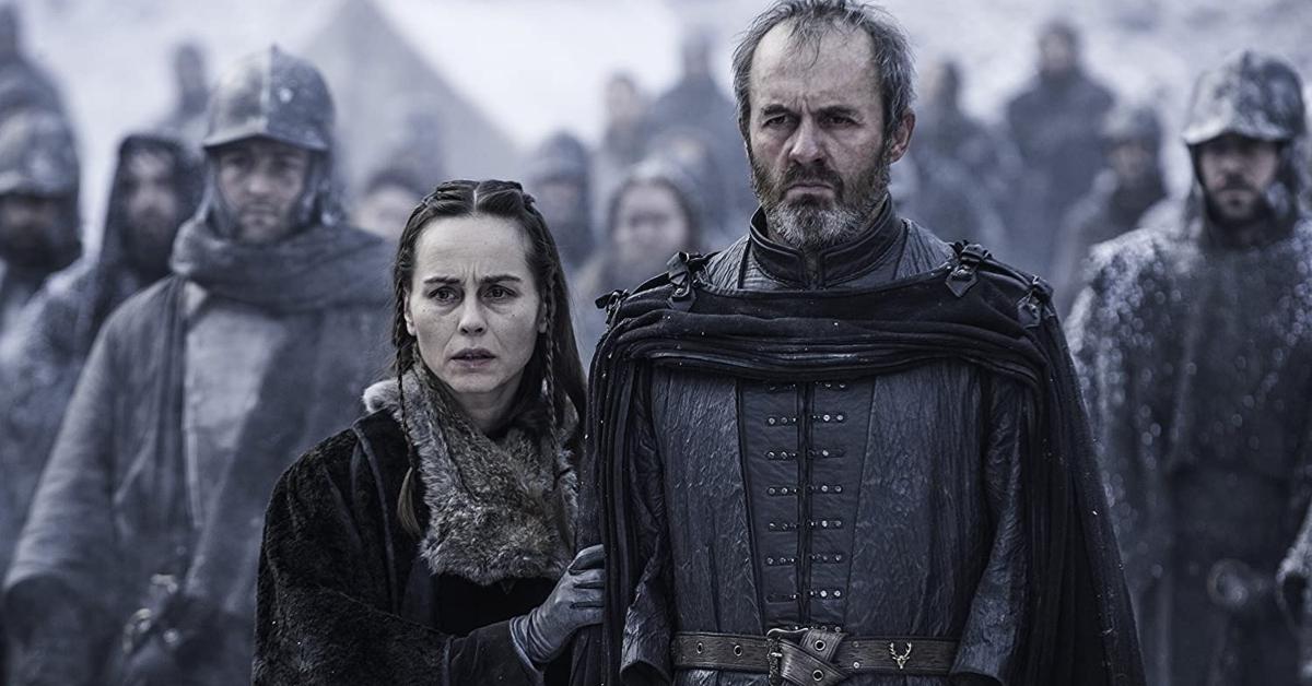 Selyse und Stannis Baratheon sehen in „Game of Thrones“ den Tod ihrer Tochter