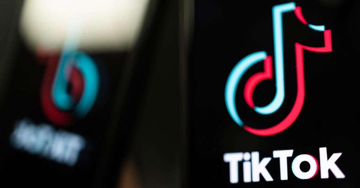 Le logo TikTok s'affiche sur un iPhone