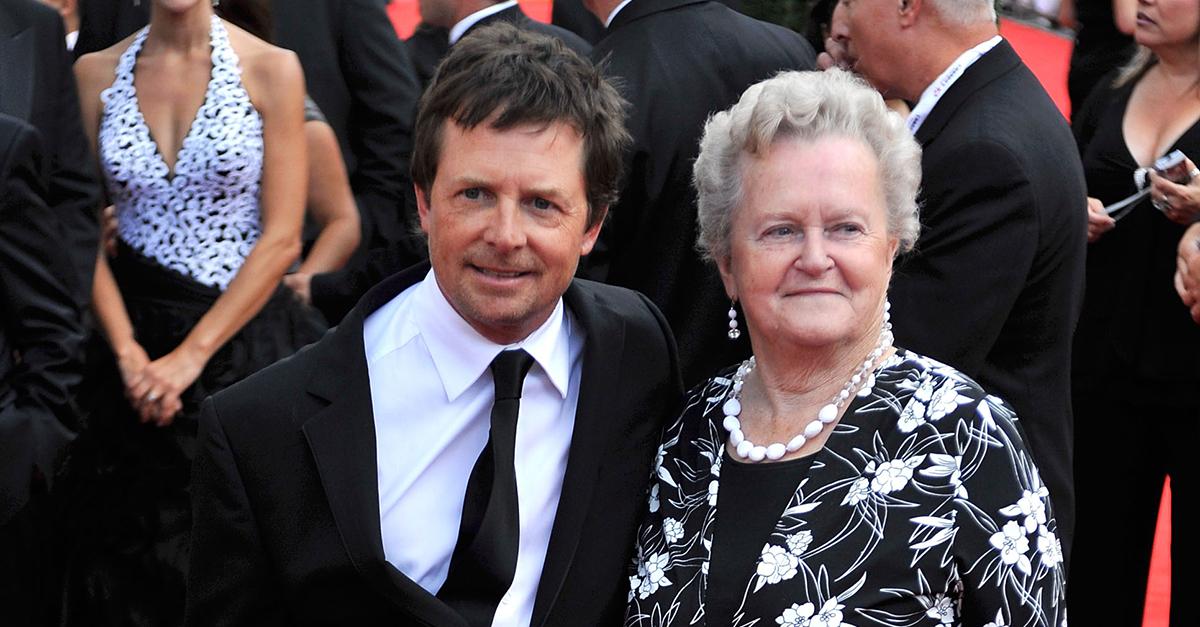 (lr) Michael J. Fox e sua mãe Phyllis Fox em 2008