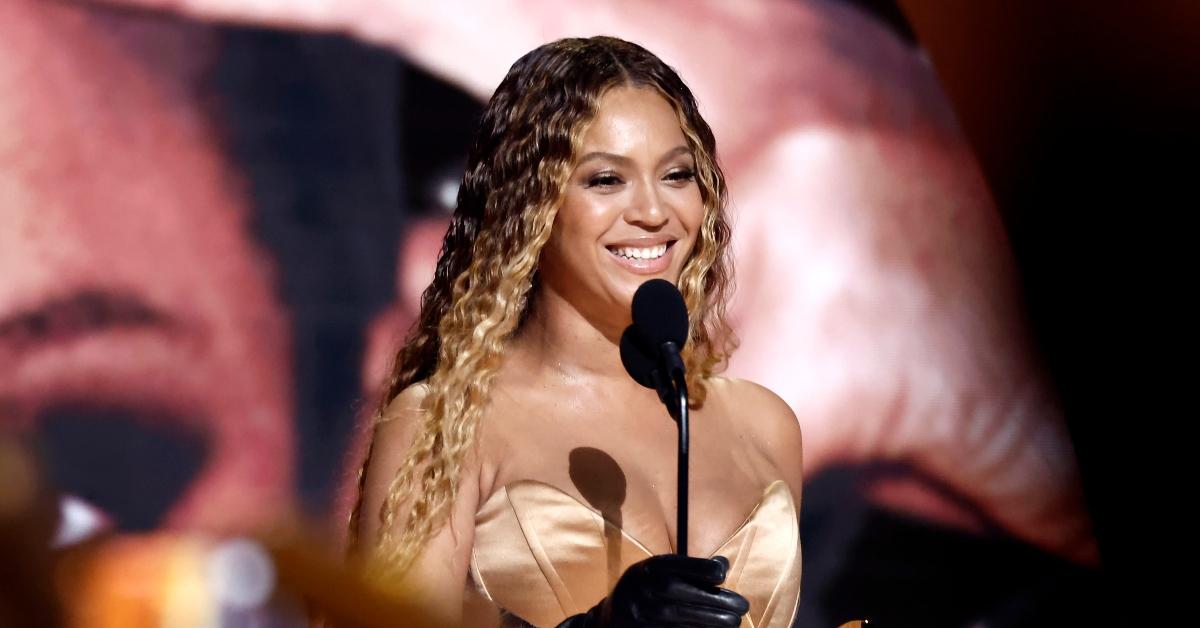 Beyonce Knowles-Carter accetta il miglior album di musica dance/elettronica per 