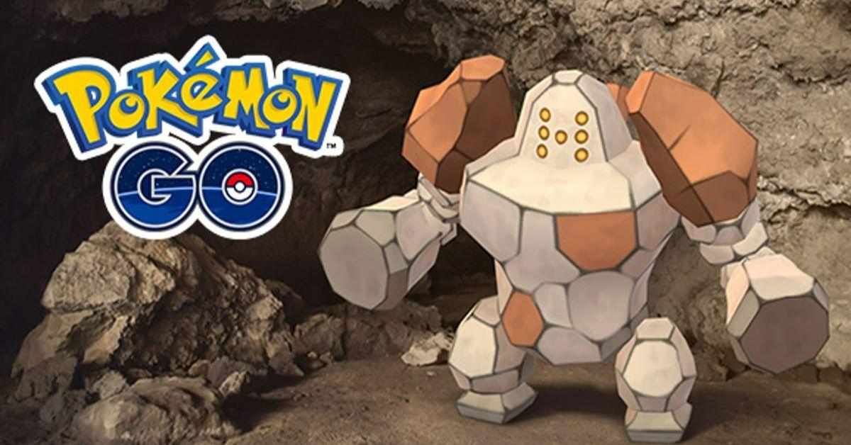 Regirock di Pokémon GO davanti a uno sfondo roccioso.