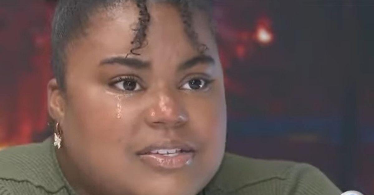 Arianna Davis piange durante un'intervista alla ABC