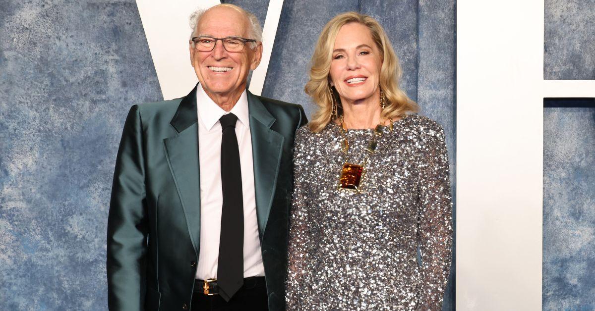 Jimmy Buffett e Jane Slagsvol partecipano al party per gli Oscar di Vanity Fair 2023 a Beverly Hills, California