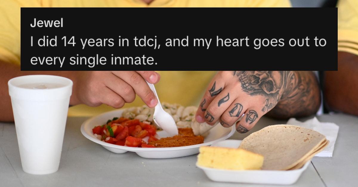 Prisonnier mangeant de la nourriture
