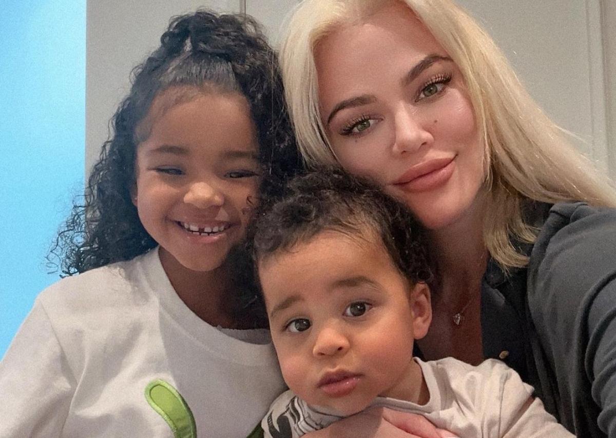 Khloé Kardashian com os filhos