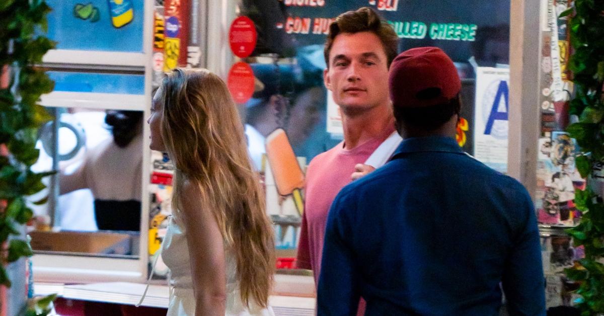 Gigi Hadid (L) e Tyler Cameron são vistos no SoHo em 20 de agosto de 2019 na cidade de Nova York.  (Foto de Gotham/GC Images)