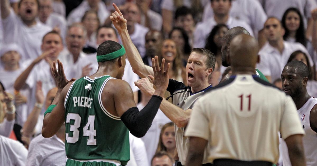 Paul Pierce viene espulso nei playoff NBA 2011