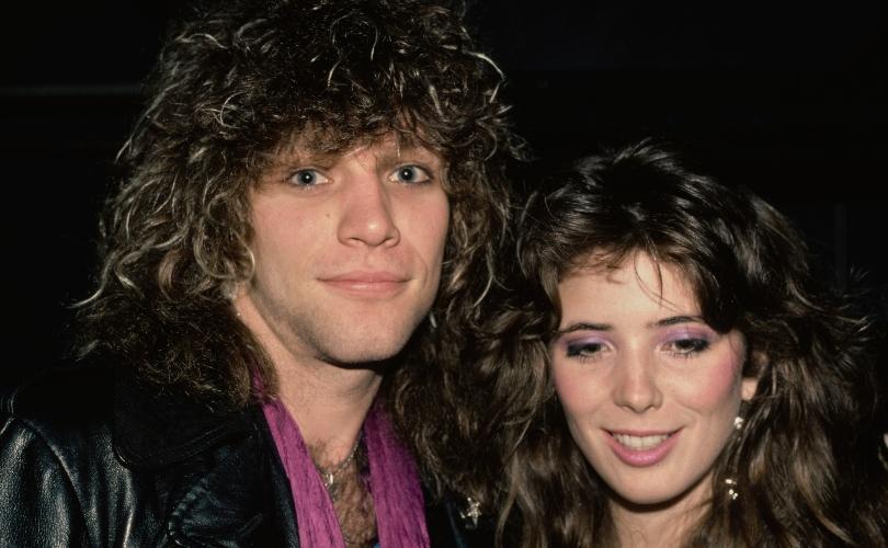 1985년 3월 캘리포니아주 로스앤젤레스 쉐라톤 프리미어 호텔에서 열린 존 본 조비(Jon Bon Jovi)와 도로시아 로커스(Dorothea Rockers) '85 시상식
