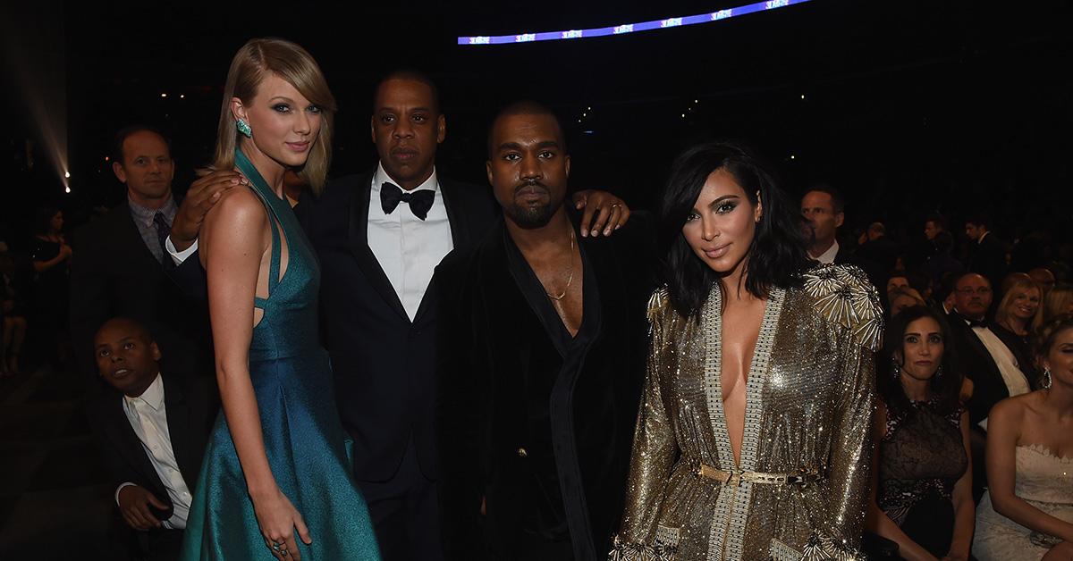 泰勒·斯威夫特 (Taylor Swift) 与 Jay-Z、坎耶·韦斯特 (Kanye West) 和金·卡戴珊 (Kim Kardashian) 出席第 57 届格莱美奖颁奖典礼。 