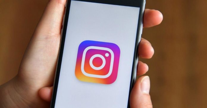 Instagram era inattivo e ora gli utenti vengono accolti da bizzarri messaggi di benvenuto
