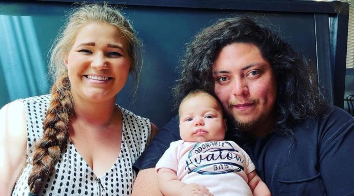 Mykelti Brown et son mari Tony Padron attendent des jumeaux - quelle est sa date d'accouchement ?
