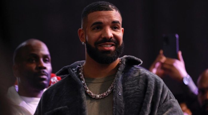 Drake는 스웨덴에서 체포되었습니까?  래퍼 팀이 소문에 대해 해명했습니다.
