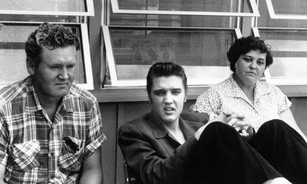 Gladys Presley starb tragisch jung – Wie alt war Elvis, als sie starb? 
