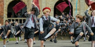 'Matilda the Musical's Red Beret Girl est devenue virale sur TikTok

