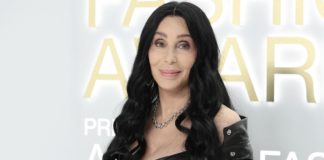 Trods bekymringer er Cher ikke død, men hun har influenza 

