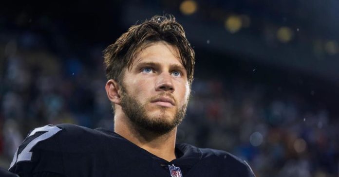 NFL Tight End Foster Moreau rivela una nuova scioccante diagnosi di salute
