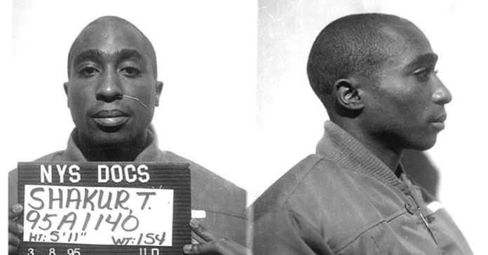 Tupac var berömt fängslad på höjden av sin karriär, men varför?
