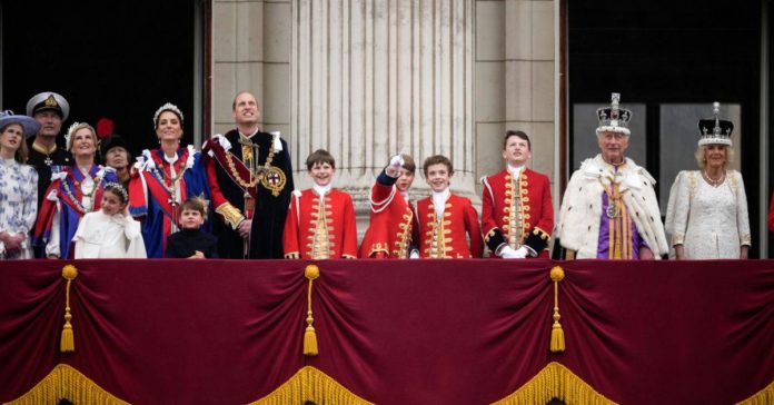  À quel point le roi Charles et ses frères et sœurs sont-ils proches ?  À l'intérieur de l'arbre généalogique royal
