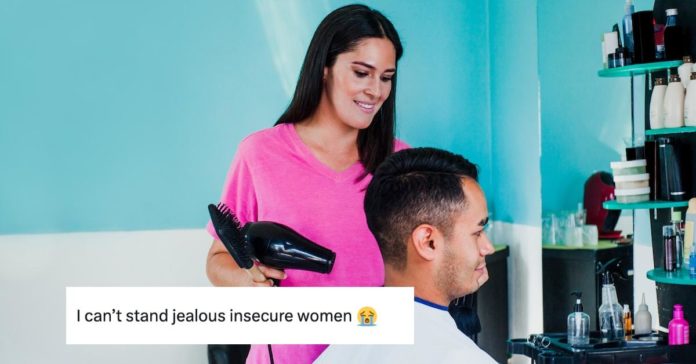 Une styliste arrête la petite amie jalouse d'un client qui s'est plaint d'avoir pris des clients masculins
