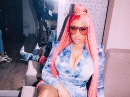 Nicki Minaj는 자신을 "하라주쿠 바비" — 그녀는 '바비' 영화에 있나요?
