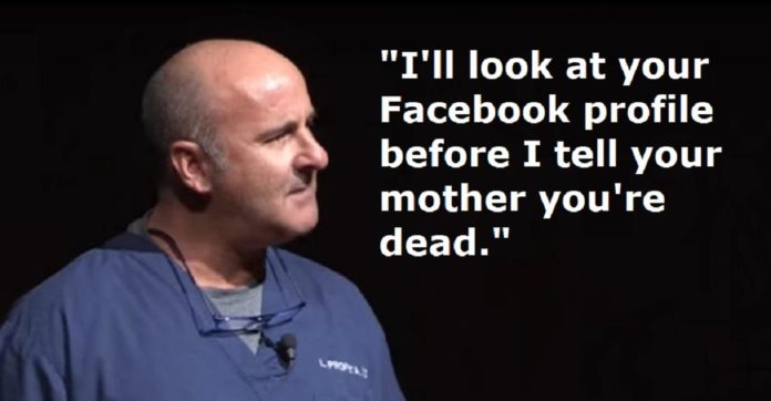 Lægen forklarer, hvorfor han tjekker død patients Facebook, før han underretter deres forældre
