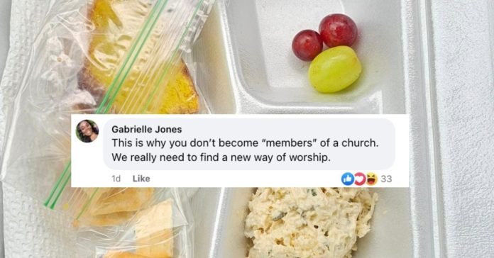 "Die Kirche liebt dich nicht" — Frau zeigt trauriges Essen, das bei der Beerdigung ihrer Tante serviert wird
