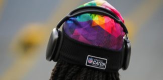 NFL-lag och spelare sportar regnbågsfärgade kläder av denna specifika anledning
