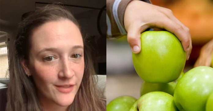 "Hun stjal grundlæggende æblet" — Mor lader søn spise æble i butikken, beder kassereren om at veje kerne
