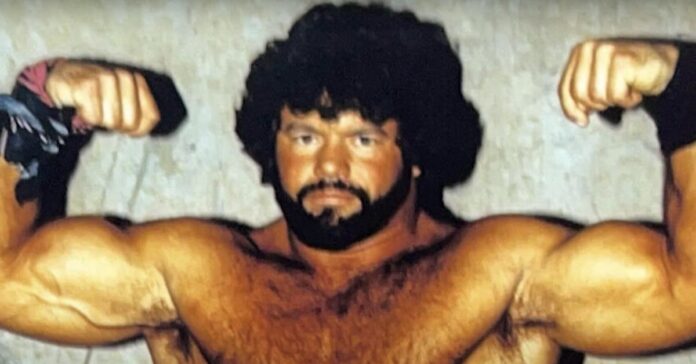 Den tidligere professionelle wrestler Billy Jack Haynes er ude af ringen og bag tremmer
