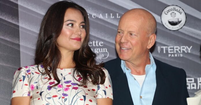 Bruce Willis' kone og hans berømte ekskone er en fælles front for støtte til skuespilleren
