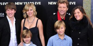  Vilka är Jon Bon Jovis barn?  Detaljer om sångarens familjeliv
