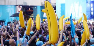 Fans von Manchester City FC lieben (aufblasbare) Bananen seit den 1980er Jahren
